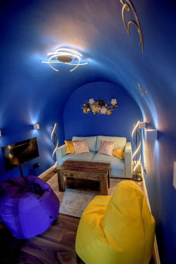 Quirky Vaulted Flat With Terrace Daire Bath Dış mekan fotoğraf
