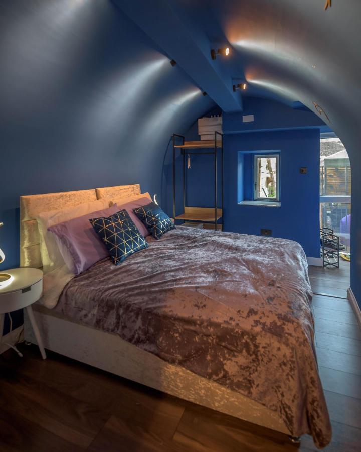 Quirky Vaulted Flat With Terrace Daire Bath Dış mekan fotoğraf