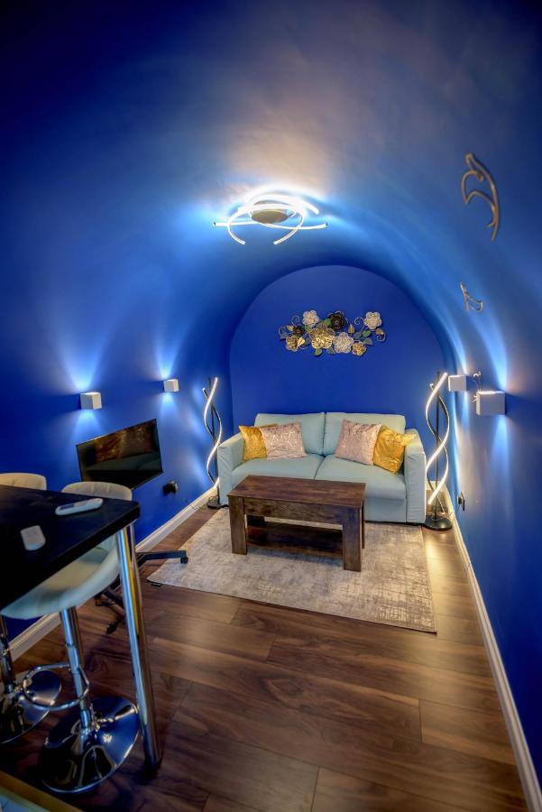 Quirky Vaulted Flat With Terrace Daire Bath Dış mekan fotoğraf