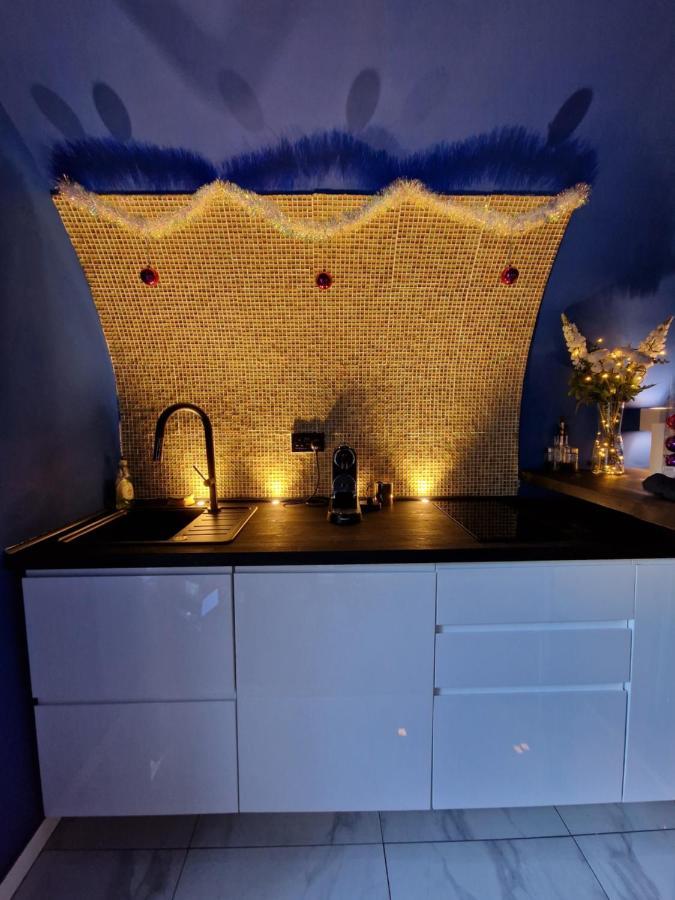 Quirky Vaulted Flat With Terrace Daire Bath Dış mekan fotoğraf